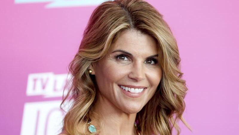 Schauspielerin Lori Loughlin hat einen Gerichtstermin. Schauspielerin Lori Loughlin hat einen Gerichtstermin.