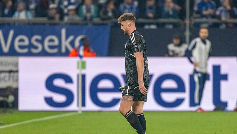 Musste gegen Hertha verletzt den Platz verlassen: Schalke-Keeper Ralf Fährmann. Musste gegen Hertha verletzt den Platz verlassen: Schalke-Keeper Ralf Fährmann.
