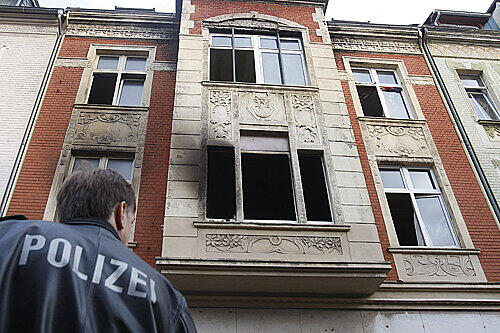 In diesem Haus brach der Brand aus: Vier Menschen starben