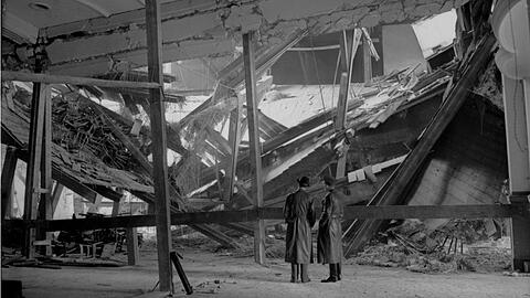 Die von Georg Elser in einer Säule deponierte Bombe hat das Dach des Bürgerbräukellers in Haidhausen zum Einsturz gebracht.