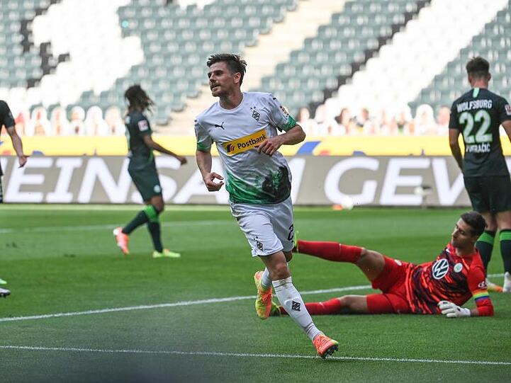 Jonas Hofmann (M) war der Matchwinner beim Gladbacher Heimsieg gegen Wolfsburg.