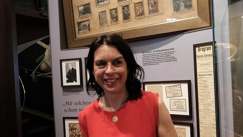 Die Museumchefin Sabine Rinberger in der neu gestalteten Ausstellung.