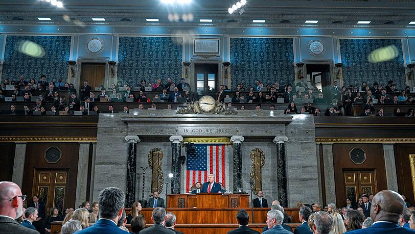 Die Demokraten gehen hart ins Gericht mit dem US-Pr&auml;sidenten, der in seiner Rede zur Lage der Nation viel Lob f&uuml;r die eigene Linie &uuml;brig hatte.