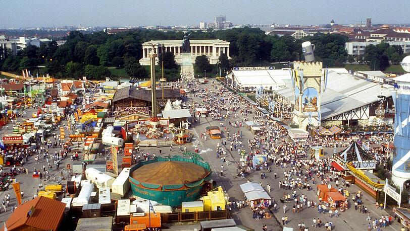 Gemütlich geht's zu auf diesem Bild aus dem Jahr 1987. Gemütlich geht's zu auf diesem Bild aus dem Jahr 1987.