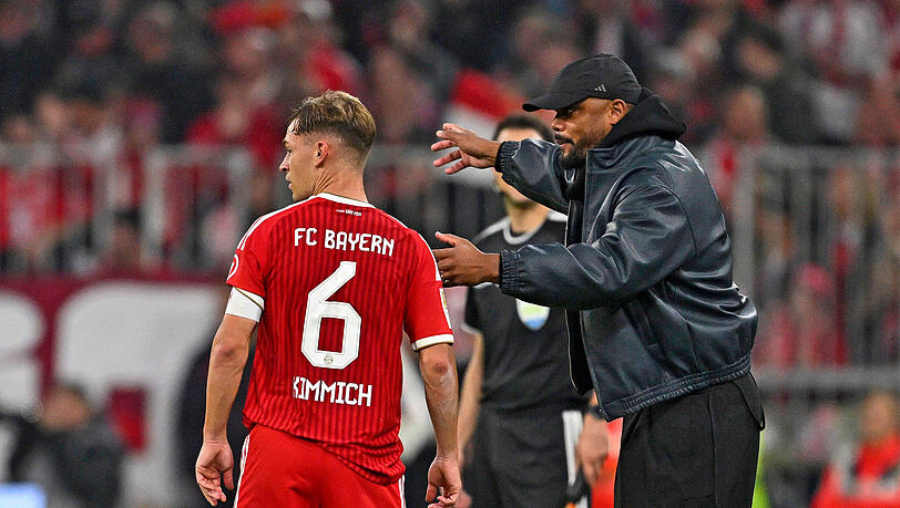 Bald wieder zurück beim FC Bayern: Joshua Kimmich (l.) und Trainer Vincent Kompany. Bald wieder zurück beim FC Bayern: Joshua Kimmich (l.) und Trainer Vincent Kompany.