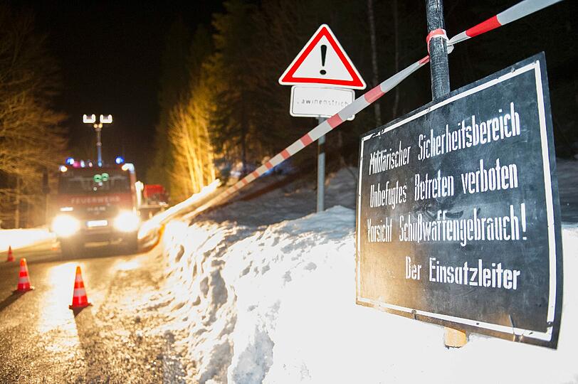 Militärischer Sicherheitsbereich: Das Gelände rund um den Unglücksort wurde weiträumig abgesperrt