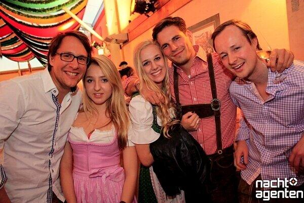 Dirndl, Lederhosen und viel Spaß: Die Party "Tracht und Pracht" am Samstag im Hippodrom auf der Theresienwiese. Mehr Bilder unter: www.nachtagenten.de.