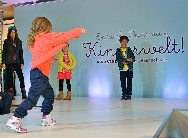 Tolle Show: 25 junge Laufsteg-Talente präsentierten am Samstag in der neuen Kinderwelt bei KARSTADT am Bahnhofplatz Mode-Trends