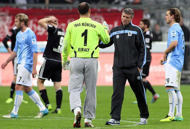Die Bilder von Gabor Kiraly bei den Löwen.