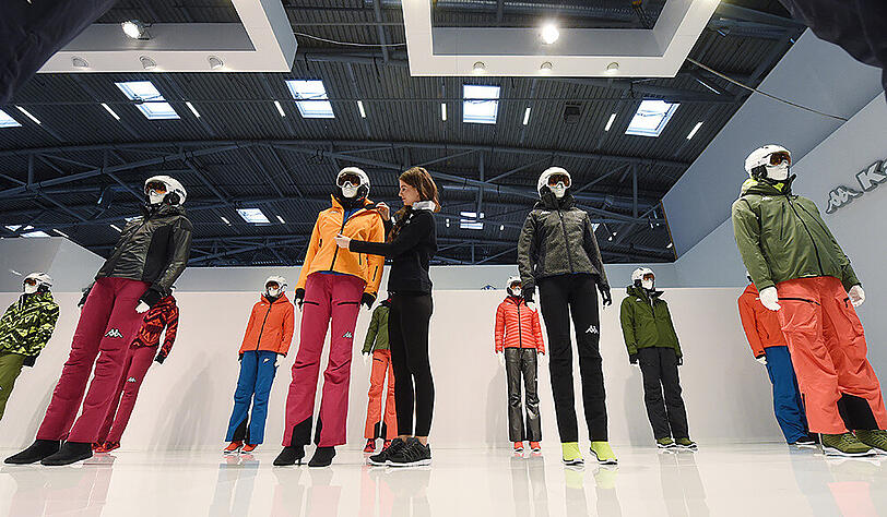 Mit über 2600 ausstellenden Firmen ist die ispo die größte Sportartikelmesse der Welt. Bilder vom Eröffnungstag.
