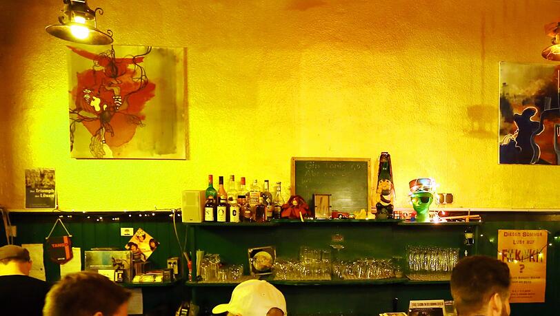 Geht immer: An der Bar sitzen im Balan. Geht immer: An der Bar sitzen im Balan.