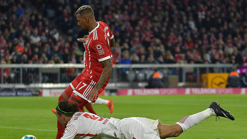 Jerome Boateng NOTE 3: Zu Beginn mit einem Stellungsfehler gegen Poulsen (7.), klärte die Szene anschließend selbst. Im weiteren Spielverlauf ohne Probleme, neben Hummels ein verlässlicher Innenverteidiger.