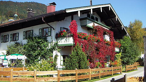 Dieses Foto von dem touristisch bekannten Haus in Reit im Winkl hat das Bayerische Landesamt f&uuml;r Denkmalpflege in dem Expos&eacute; ver&ouml;ffentlicht &ndash; die Aufnahme ist vor einigen Jahren entstanden.