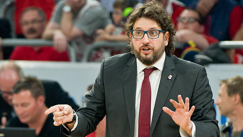 Der Coach der Brose Baskets Bamberg, Andrea Trinchieri, möchte mit seinem Team gegen Oldenburg den ersten Titel der Saison einfahren. Der Coach der Brose Baskets Bamberg, Andrea Trinchieri, möchte mit seinem Team gegen Oldenburg den ersten Titel der Saison einfahren.
