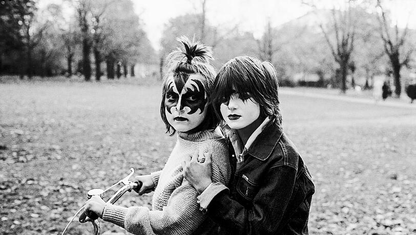 1981: Diese zwei mögen Kiss, das sieht man. 1981: Diese zwei mögen Kiss, das sieht man.