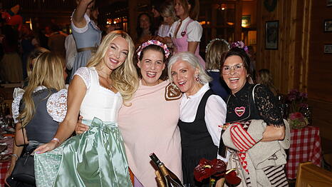 Promi-Damen in Feierlaune: Victoria Jancke, Elena Uhlig, Birgit Schrowange und Astrid Rudolph.