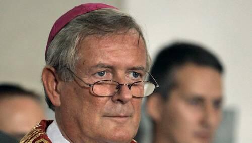 Der Würzburger Bischof Friedhelm Hofmann entzog dem Geistlichen die Priesterwürde. Der Würzburger Bischof Friedhelm Hofmann entzog dem Geistlichen die Priesterwürde.