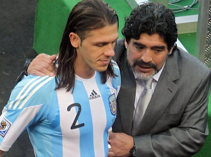 Demichelis und Maradona während der WM in Südafrika