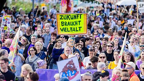 In Berlin zogen sieben Demonstrationsz&uuml;ge sternf&ouml;rmig durch die Stadt - nach Polizeiangaben kamen 18.000 Menschen.