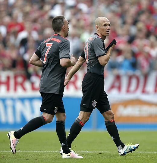 Ein entspannter Carlo Ancelotti, ein freundlicher Empfang für Rummenigge in der Heimat und ein Verletzungsschock für Arjen Robben &ndash; die Bilder vom Testspiel gegen den SV Lippstadt.