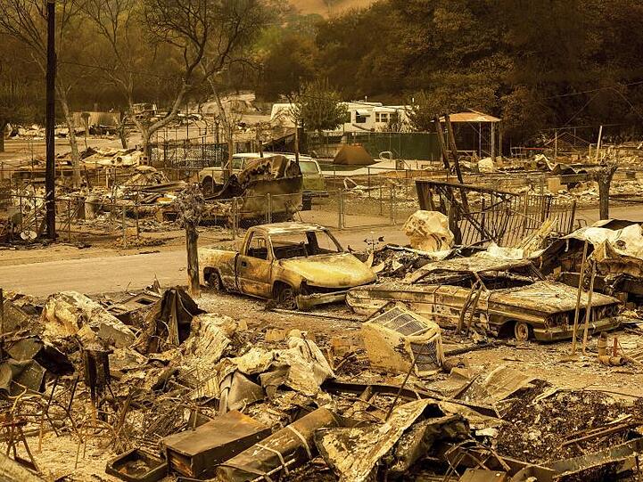 Die Waldbrände haben Tausende Menschen aus ihren Häusern getrieben. Hier eine ausgebrannte Siedlung bei Napa County.