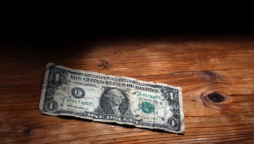 Der Dollar ist globale Reservewährung. Doch die schnell steigende Staatsverschuldung weckt Zweifel an der finanziellen Stabilität der USA.
