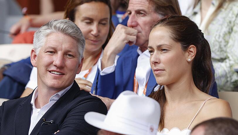 Bastian Schweinsteiger und Ana Ivanovic sind getrennt. "Unüberbrückbare Differenzen" sollen der offizielle Grund sein. Bastian Schweinsteiger und Ana Ivanovic sind getrennt. "Unüberbrückbare Differenzen" sollen der offizielle Grund sein.