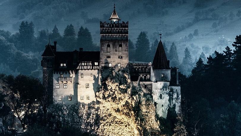 Rumänien, hier Schloss Bran, macht den legendären Vampir-Mythos erlebbar. Rumänien, hier Schloss Bran, macht den legendären Vampir-Mythos erlebbar.