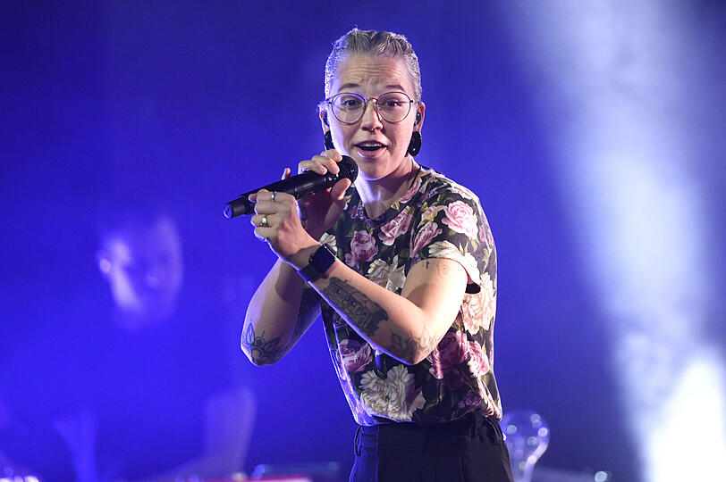Sängerin Stefanie Heinzmann wurde als "Dalmatiner" bereits in der ersten Folge der zweiten Staffel enttarnt.