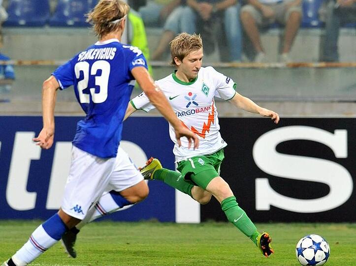 Bremens Marko Marin (r)
