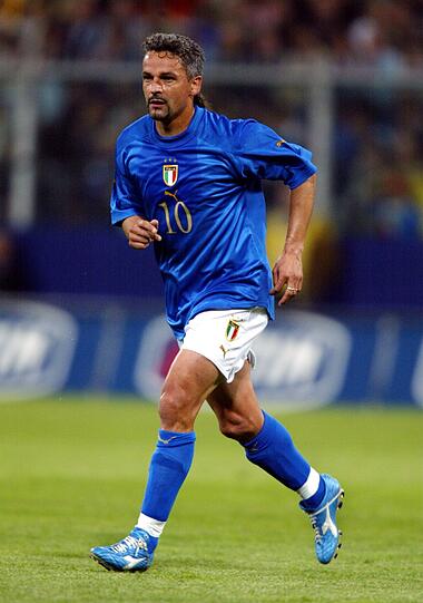 ZÖPFCHEN: Roberto Baggio, in Italien &bdquo;Divin Codino&ldquo; (&bdquo;göttliches Zöpfchen&ldquo;) genannt, ist ein enger Freund und Anwärter auf den Co-Trainerposten bei Bayern. (Foto: Baggio-Abschiedsspiel 2004)