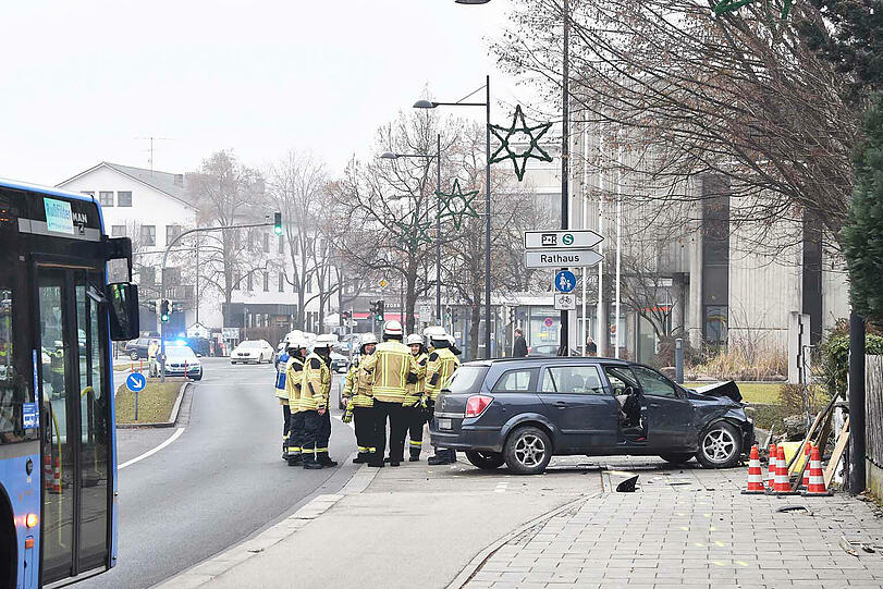 Weitere Bilder vom Unfall in Unterföhring.
