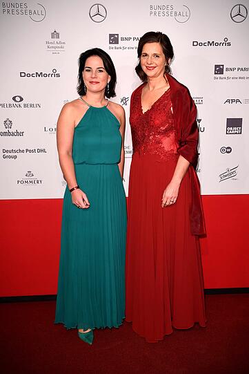 Annalena Baerbock (l.) und Katrin Göring-Eckardt (beide Bündnis 90/Die Grünen).