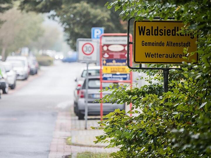 Das Schild des Ortsteils Waldsiedlung der Gemeinde Altenstadt in Hessen.
