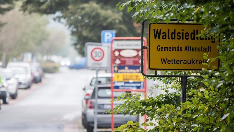 Das Schild des Ortsteils Waldsiedlung der Gemeinde Altenstadt in Hessen. Das Schild des Ortsteils Waldsiedlung der Gemeinde Altenstadt in Hessen.