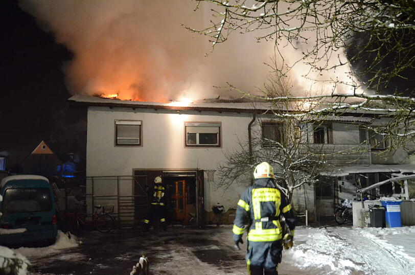 Vom ersten Stock bis zum Dachstuhl brannte das Wohnhaus völlig aus.