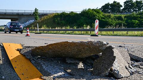 Bei Temperaturen über 30 Grad können Betonautobahnen aufplatzen. Das lebensgefährliche Phänomen wird "Blowup" genannt.