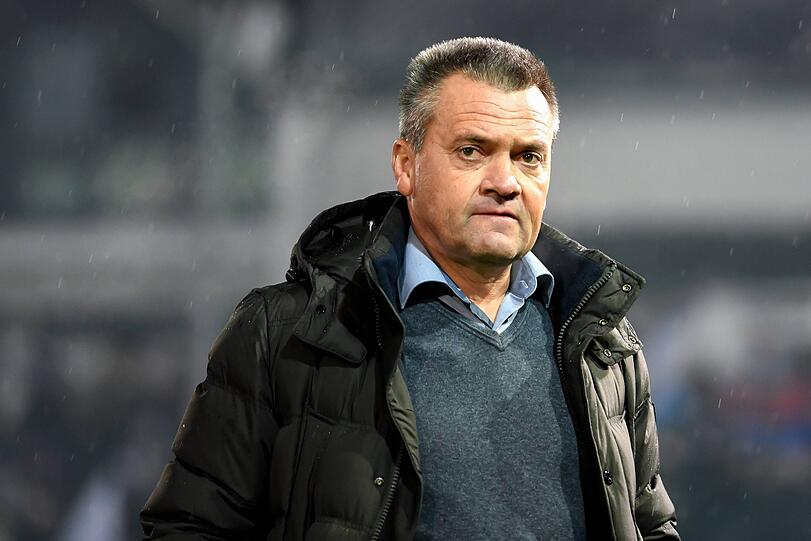 Manfred Schwabl spielte für den FC Bayern, den 1. FC Nürnberg, den TSV 1860 und den FC Tirol. Seit Juli 2012 ist er Präsident der Spielvereinigung Unterhaching.