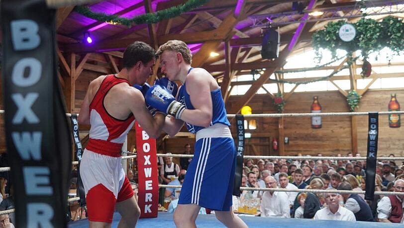 Boxen im Bierzelt: München zeigt Kampfsport auf Starkbierfest