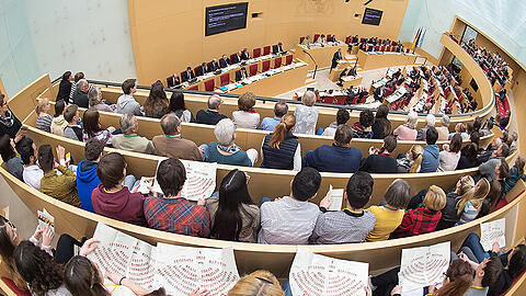 Die Debatte im bayerischen Landtag am Donnerstag entwickelte sich zur hitzigen Grundsatzdebatte.