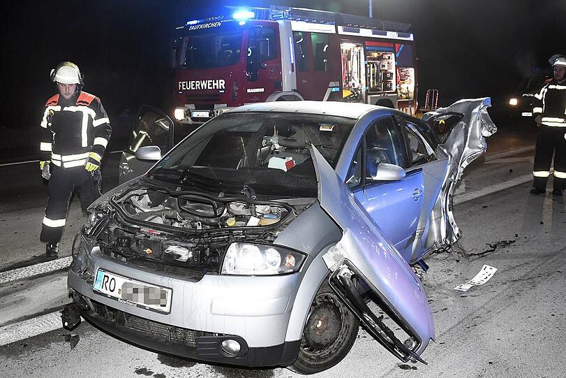 Auf der A8 bei Brunnthal kam es in der Nacht auf Samstag zu einem heftigen Unfall.