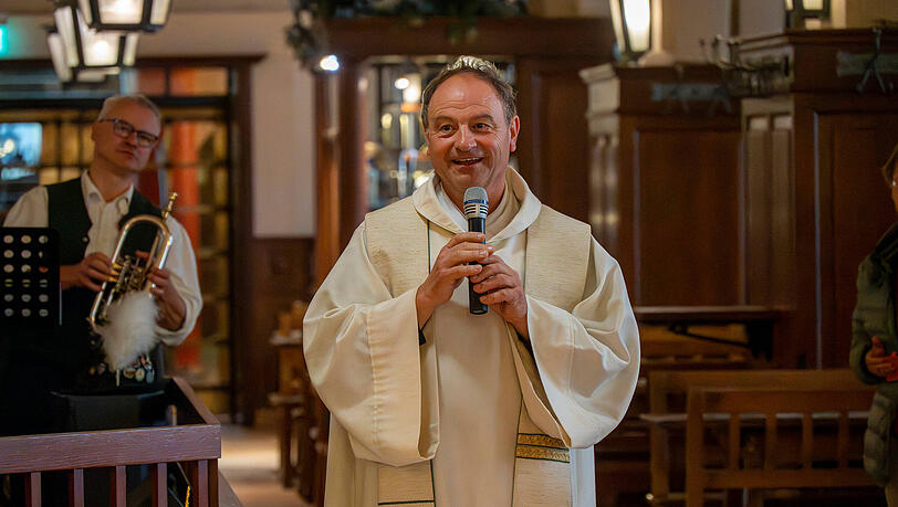 Wird den Gottesdienst für Löwen-Lichtgestalt Werner Lorant halten: Pfarrer Rainer Maria Schießler.