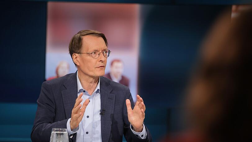 Bei "Hart aber fair" kritisiert Karl Lauterbach "dreierlei Arten von Angriffen" auf Bärbel Bas. Bei "Hart aber fair" kritisiert Karl Lauterbach "dreierlei Arten von Angriffen" auf Bärbel Bas.