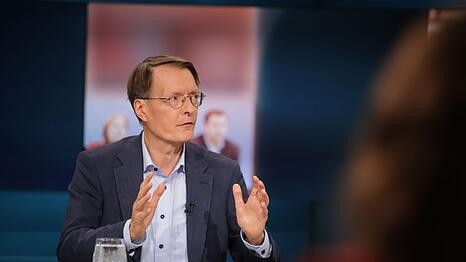 Bei "Hart aber fair" kritisiert Karl Lauterbach "dreierlei Arten von Angriffen" auf B&auml;rbel Bas.