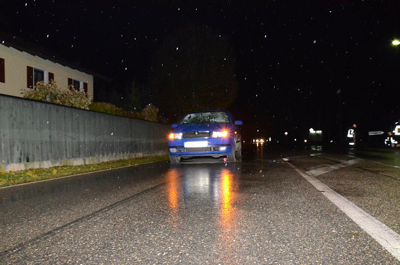Ein Rentner-Ehepaar ist in Mühldorf am Inn von einem Pkw erfasst und getötet worden. Die Bilder von der Unfallstelle.