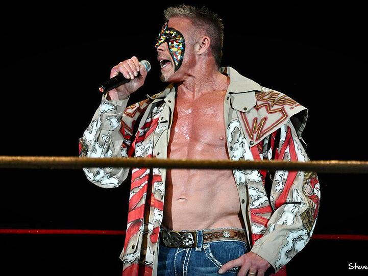 Der verstorbene Ultimate Warrior im Wrestling-Outfit