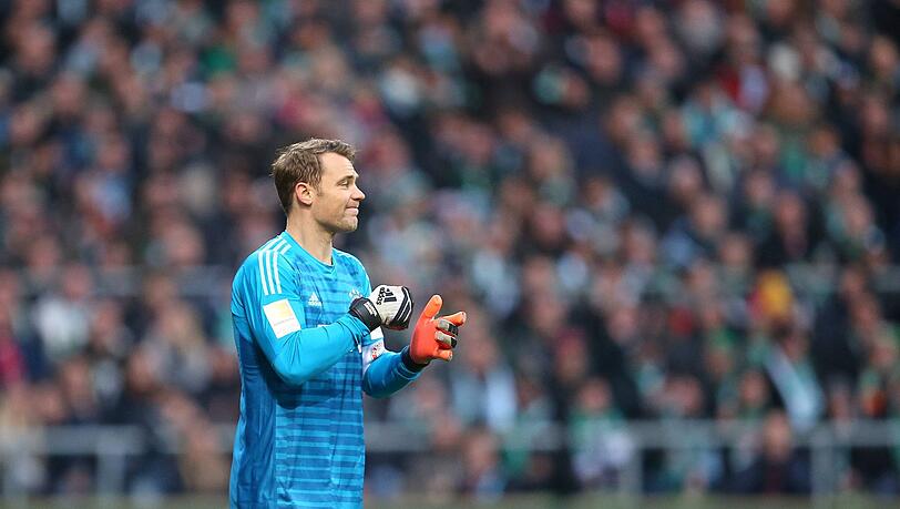 MANUEL NEUER, Note 4: Bekam ordentlich Zunder auf sein Tor und parierte die Schüsse von Gebre Selassie (22.) und Sahin (29.) auf der Linie. Chancenlos beim Kopfball-Gegentreffer von Osako aus kurzer Distanz? Sah tatsächlich so aus, aber er hätte auch resoluter Rausgehen können. MANUEL NEUER, Note 4: Bekam ordentlich Zunder auf sein Tor und parierte die Schüsse von Gebre Selassie (22.) und Sahin (29.) auf der Linie. Chancenlos beim Kopfball-Gegentreffer von Osako aus kurzer Distanz? Sah tatsächlich so aus, aber er hätte auch resoluter Rausgehen können.