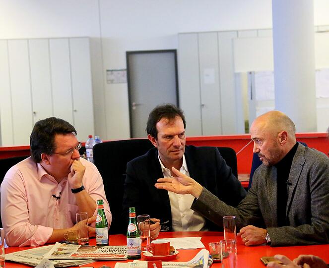 Christian Neureuther, hier r. beim AZ-Besuch mit AZ-Chefredakteur Arno Makowsky und dem Kabarettisten Helmut Schleich (l.).