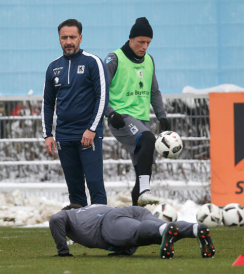 Der neue 1860-Trainer Vitor Pereira legt sich beim Trainingsauftakt der Löwen nach der Weihnachtspause mächtig ins Zeug. Die beeindruckenden Bilder des einsatzfreudigen Portugiesen...