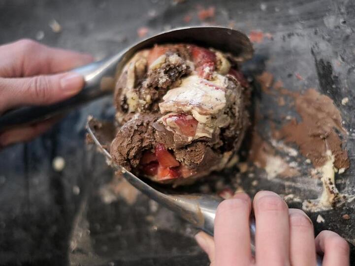 Eis vom kalten Stein ist auf dem Vormarsch.